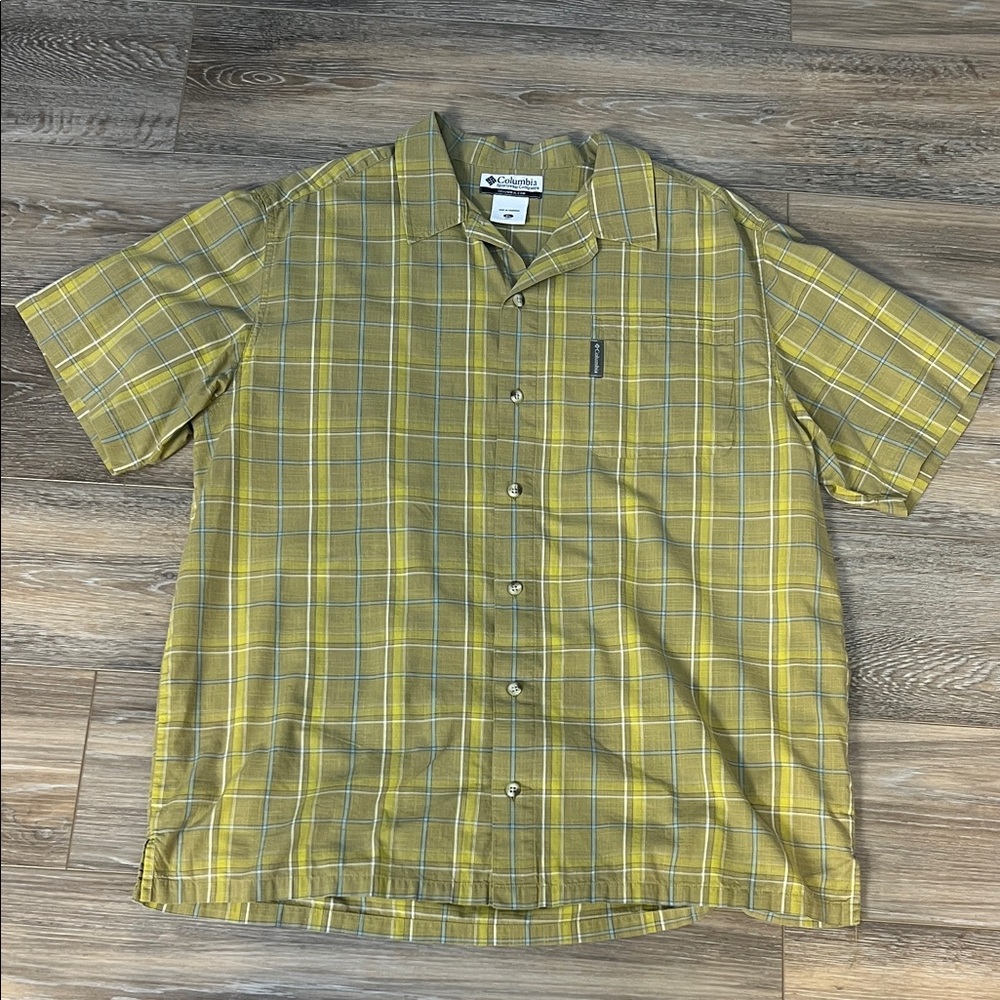 Columbia Men's Green Plaid Button Down Shirt
